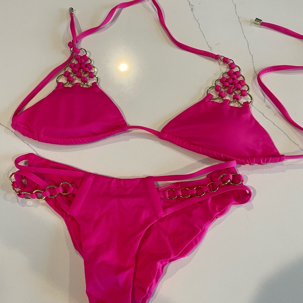 Beach Bunny Hot Pink Chain-Accent Triangle Bikini - NWOT